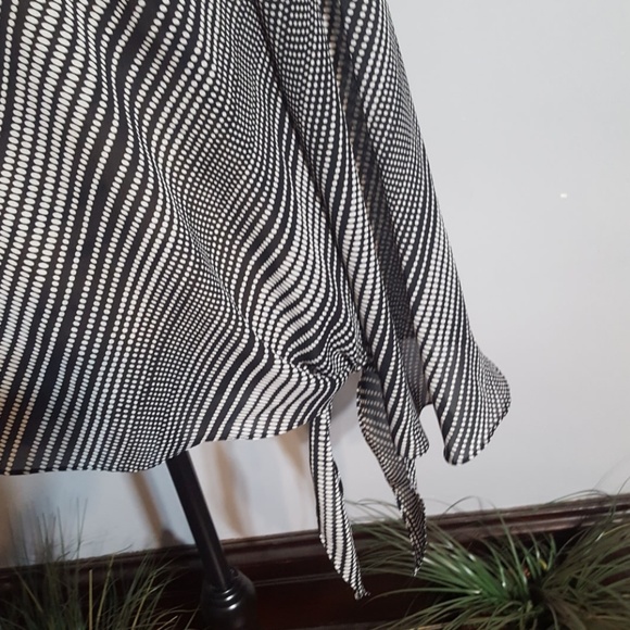 Apostrophe Top - Picture 4 of 5